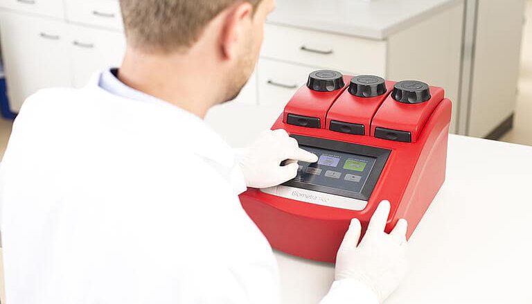 دستگاه تست PCR